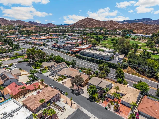 30833 Burning Tree Drive, Canyon Lake, California 92587