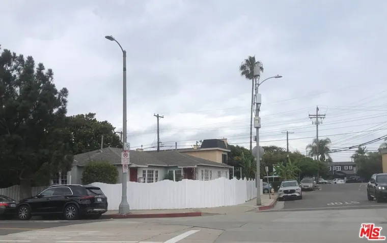 404 Venice Way, Los Angeles, California 90291