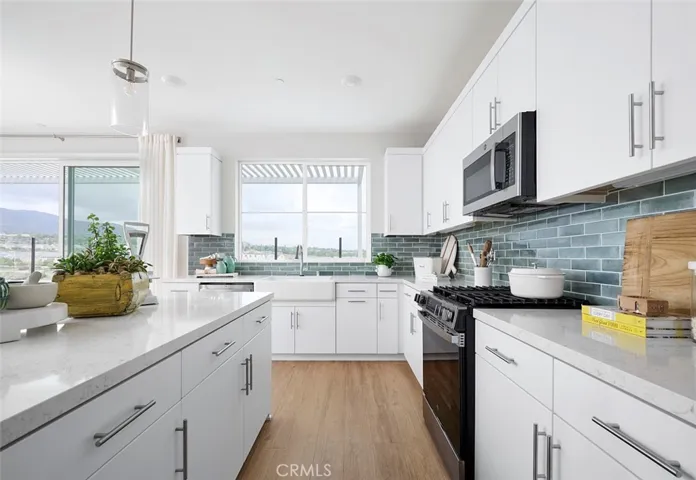 Photos are of the builder's model home and are for illustrative purposes only. Actual home and included features, finishes, colors, options, and elevation may vary.