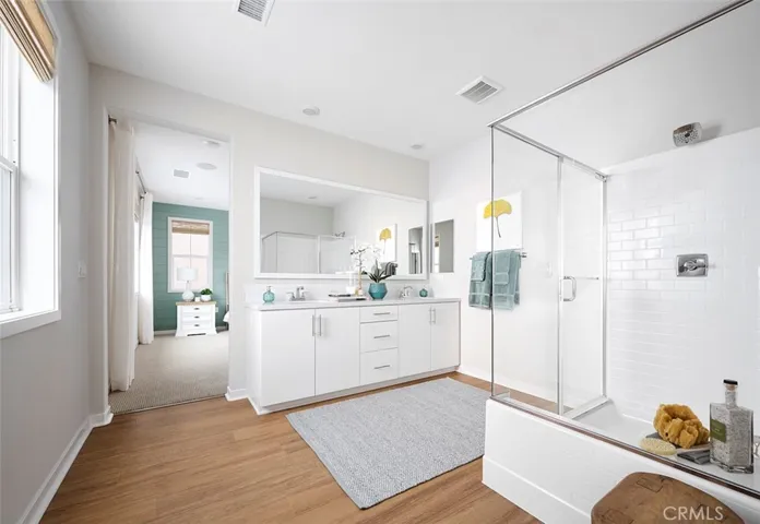 Photos are of the builder's model home and are for illustrative purposes only. Actual home and included features, finishes, colors, options, and elevation may vary.