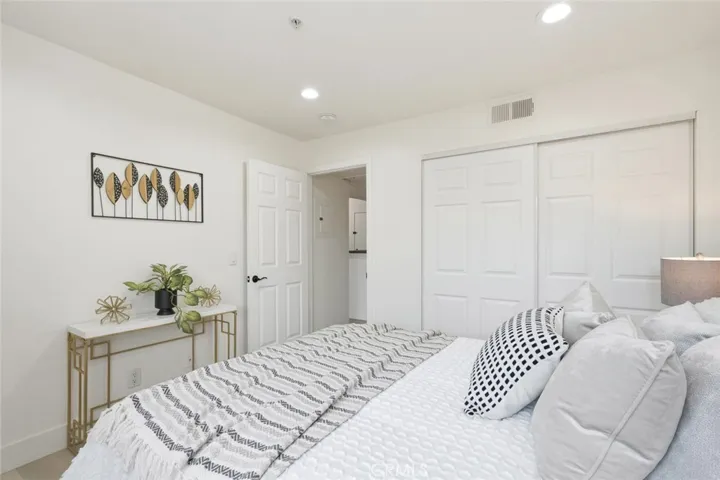64 N Mar Vista Avenue, Pasadena, California 91106