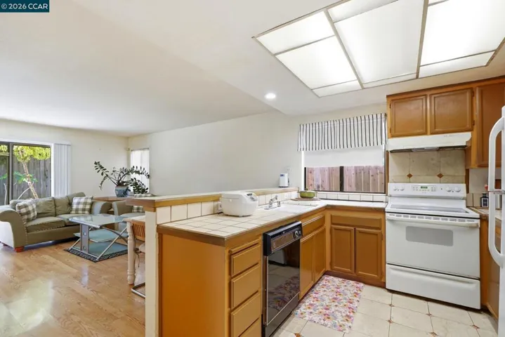 1032 Burnham Dr, Pittsburg, California 94565