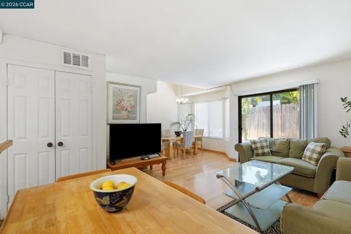 1032 Burnham Dr, Pittsburg, California 94565