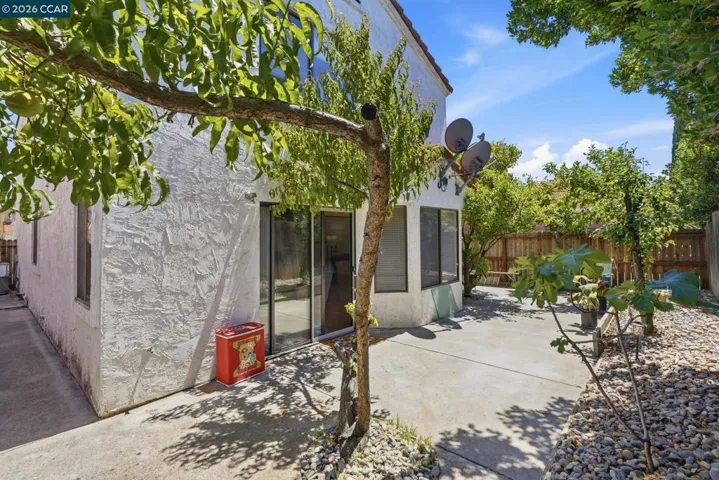 1032 Burnham Dr, Pittsburg, California 94565
