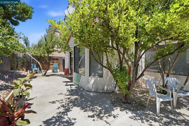 1032 Burnham Dr, Pittsburg, California 94565