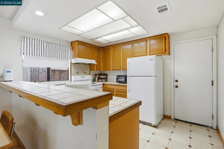 1032 Burnham Dr, Pittsburg, California 94565
