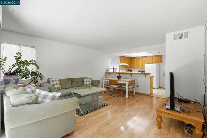 1032 Burnham Dr, Pittsburg, California 94565