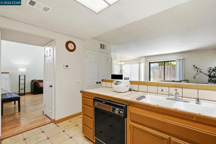 1032 Burnham Dr, Pittsburg, California 94565