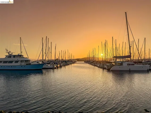 191 Schooner Ct, Richmond, California 94804