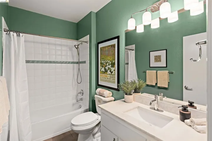 191 Schooner Ct, Richmond, California 94804