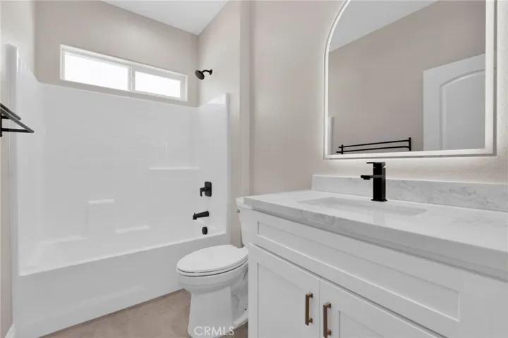 15991 Tao Road, Apple Valley, California 92307