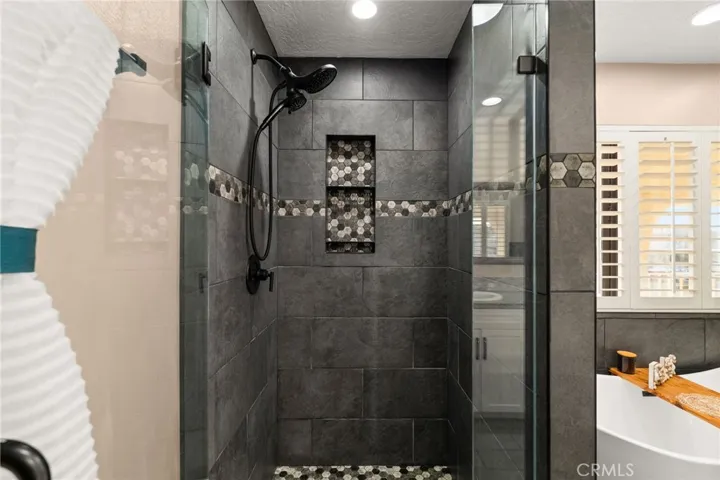 13520 Sea Gull Drive, Victorville, California 92395