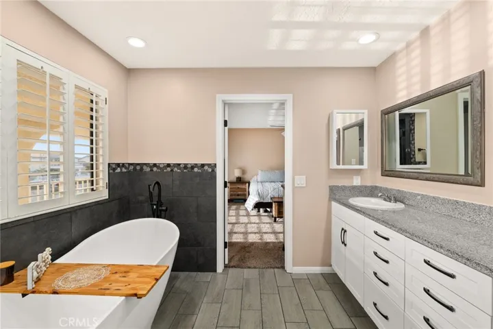 13520 Sea Gull Drive, Victorville, California 92395