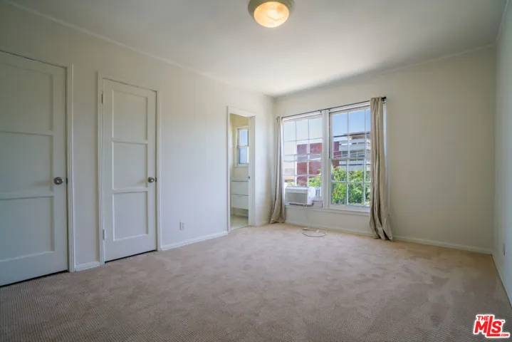 8551 Holloway Drive, West Hollywood, California 90069