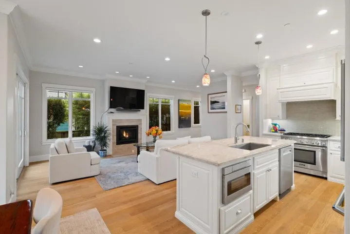 412 Lee Avenue, Half Moon Bay, California 94019
