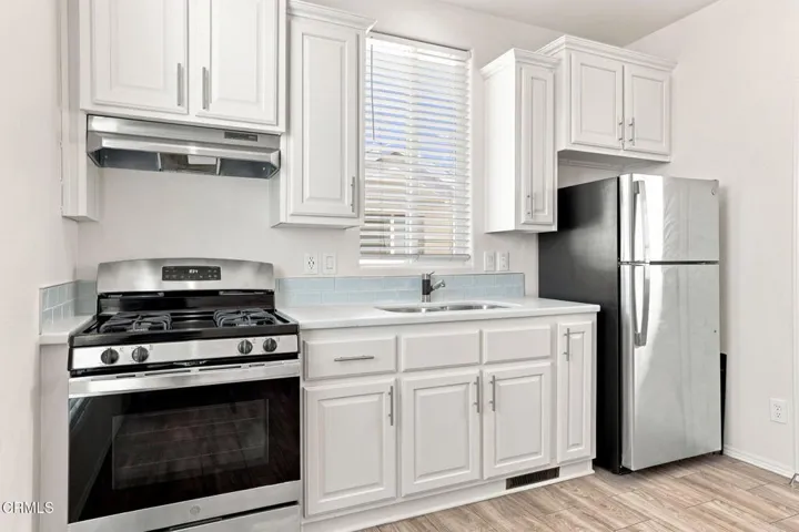 3975 Telegraph Road 26, Ventura, California 93003 — photo 4