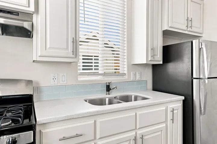 Kitchen sink window