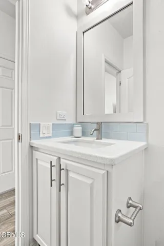 Vanity sink