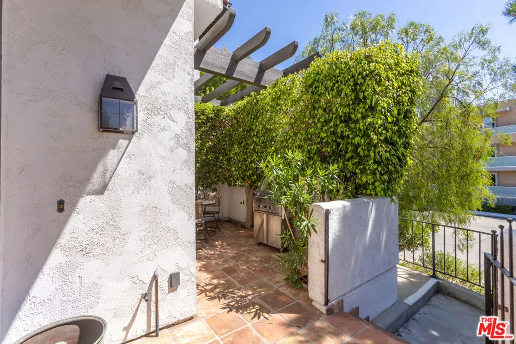 1541 Palisades Drive, Pacific Palisades, California 90272 — photo 4
