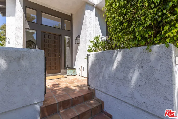 1541 Palisades Drive, Pacific Palisades, California 90272