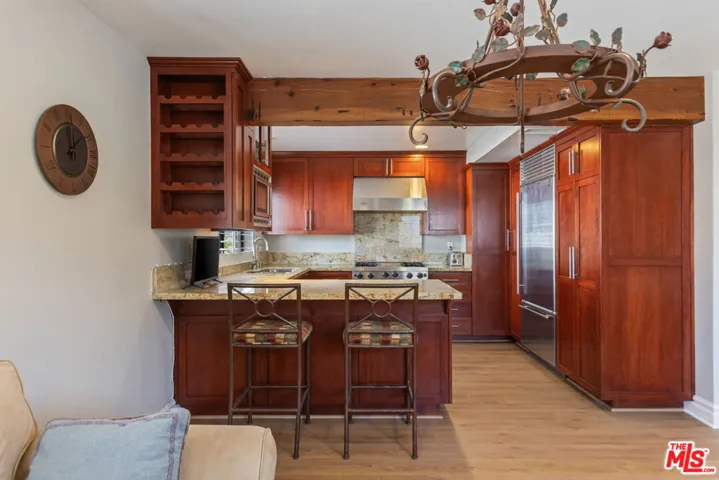 1541 Palisades Drive, Pacific Palisades, California 90272