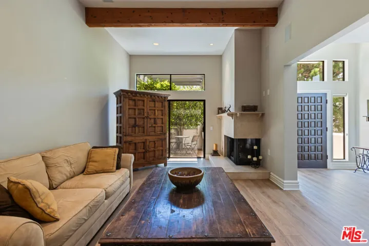 1541 Palisades Drive, Pacific Palisades, California 90272