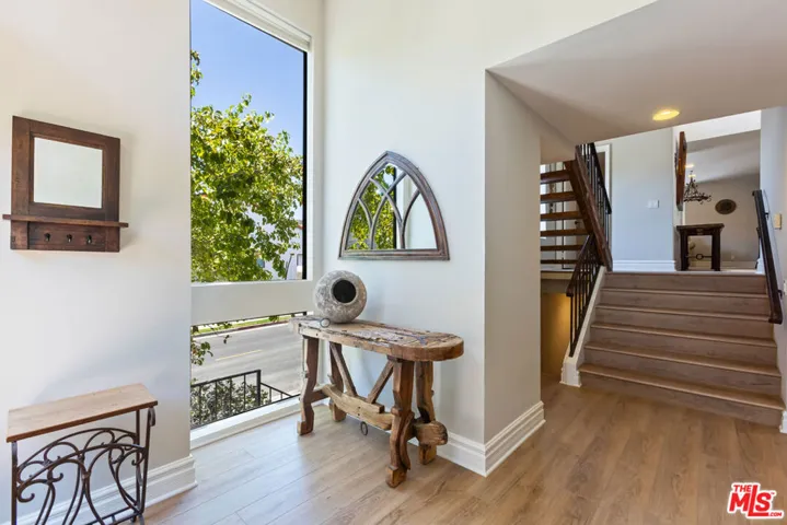 1541 Palisades Drive, Pacific Palisades, California 90272