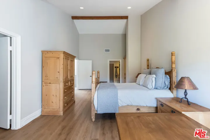 1541 Palisades Drive, Pacific Palisades, California 90272