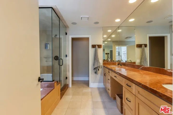 1541 Palisades Drive, Pacific Palisades, California 90272