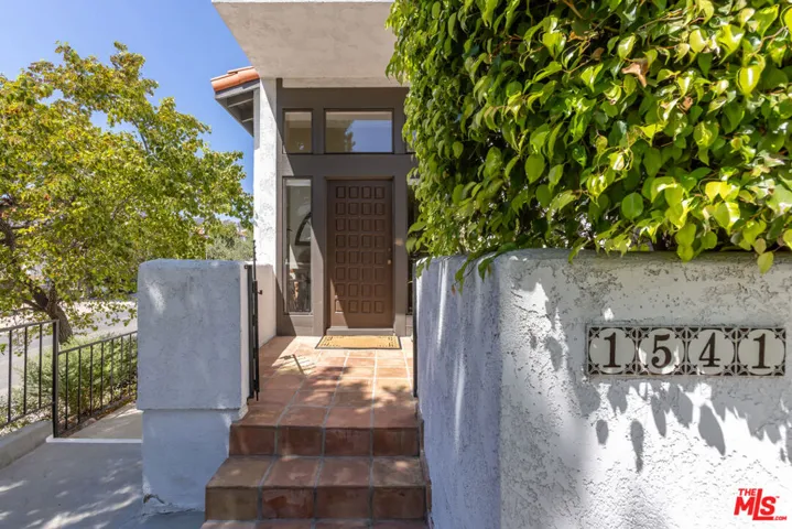 1541 Palisades Drive, Pacific Palisades, California 90272