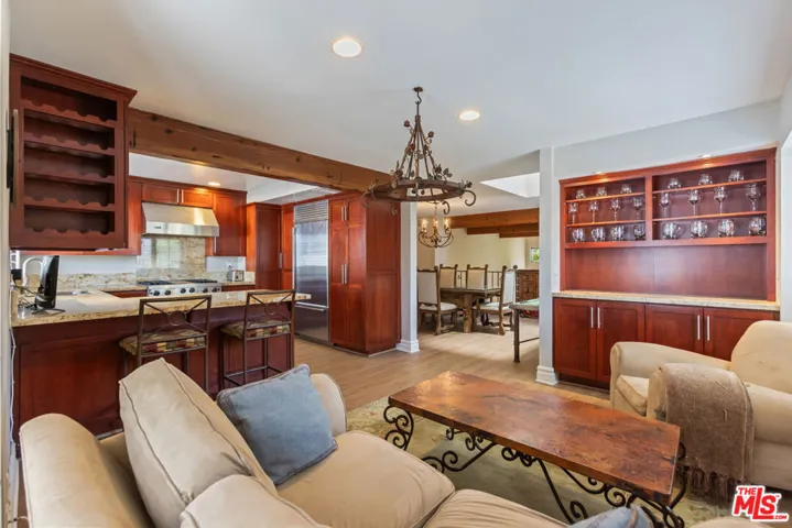 1541 Palisades Drive, Pacific Palisades, California 90272