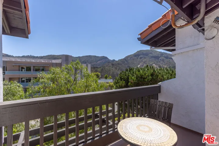 1541 Palisades Drive, Pacific Palisades, California 90272