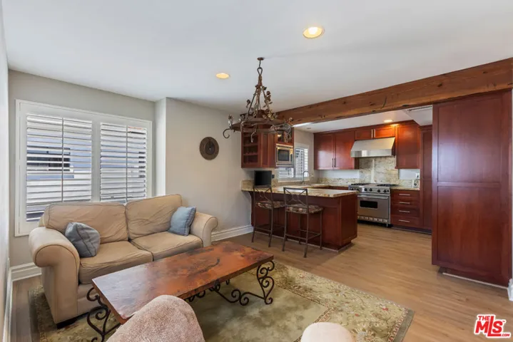 1541 Palisades Drive, Pacific Palisades, California 90272