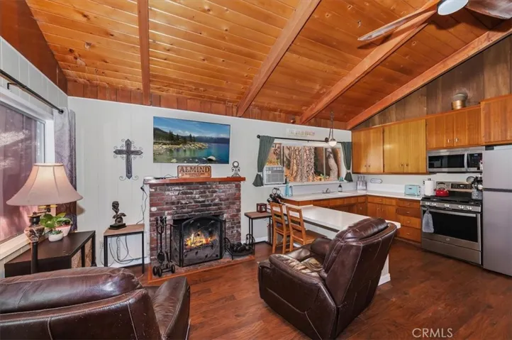 1069 Jungfrau Drive, Crestline, California 92325