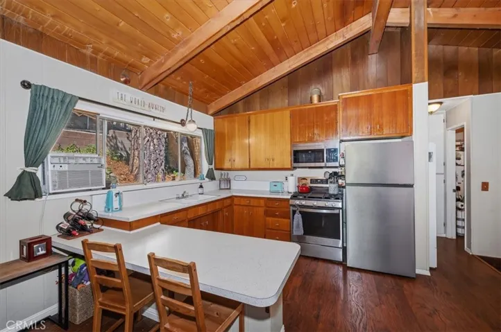 1069 Jungfrau Drive, Crestline, California 92325