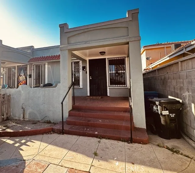 1221 W 59th