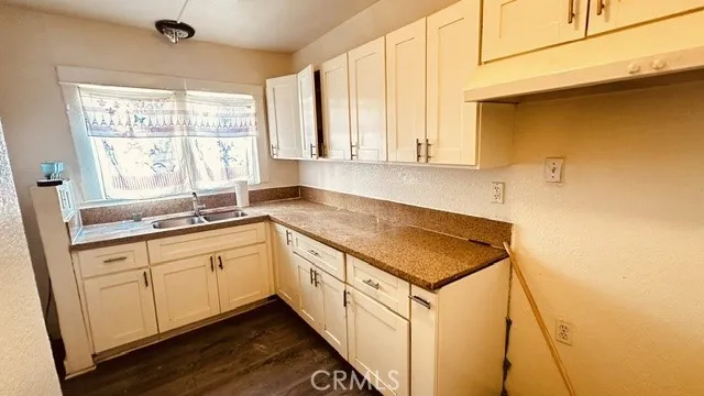 1221 W 59th, Los Angeles, California 90044