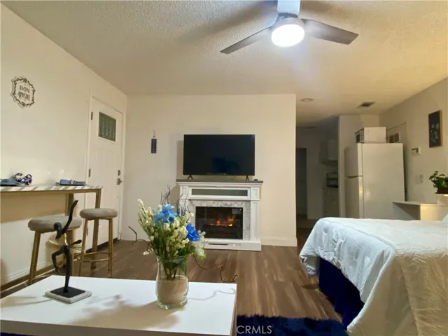 3112 W Avenue N B, Palmdale, California 93551