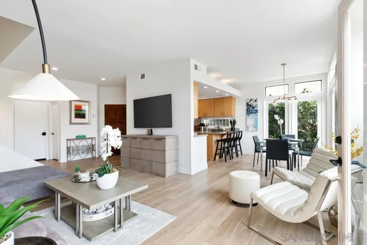 170 Las Banderas Drive, Solana Beach, California 92075
