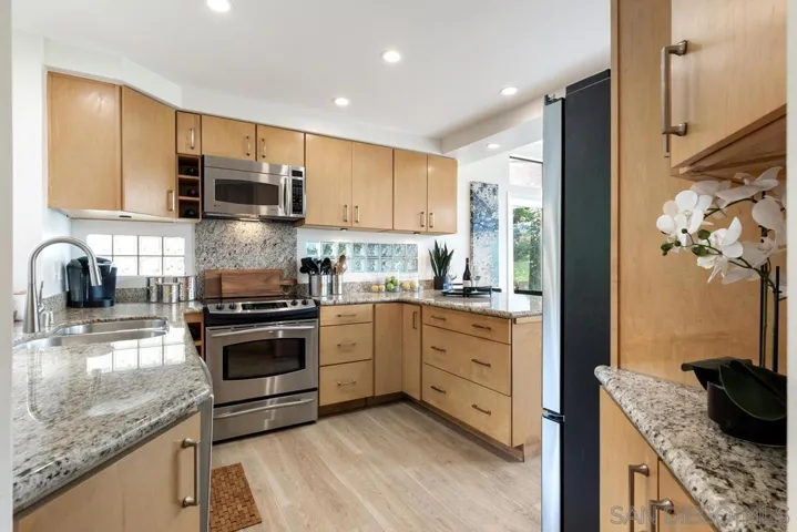 170 Las Banderas Drive, Solana Beach, California 92075