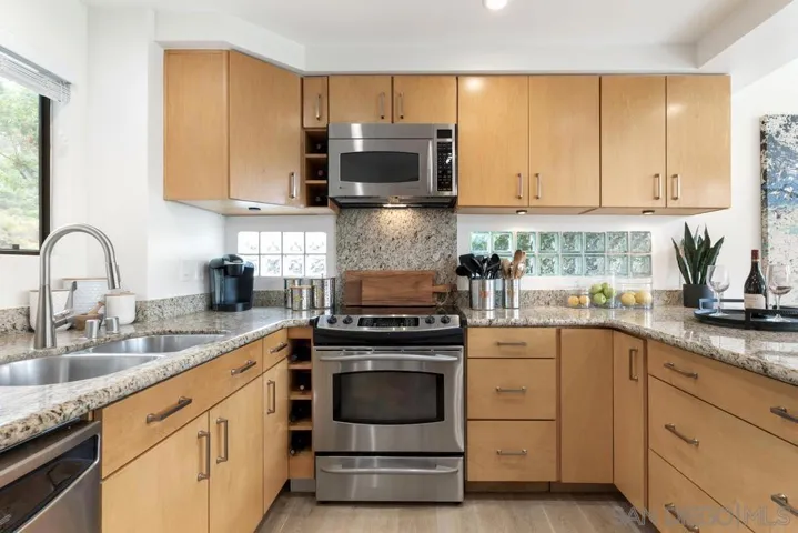 170 Las Banderas Drive, Solana Beach, California 92075
