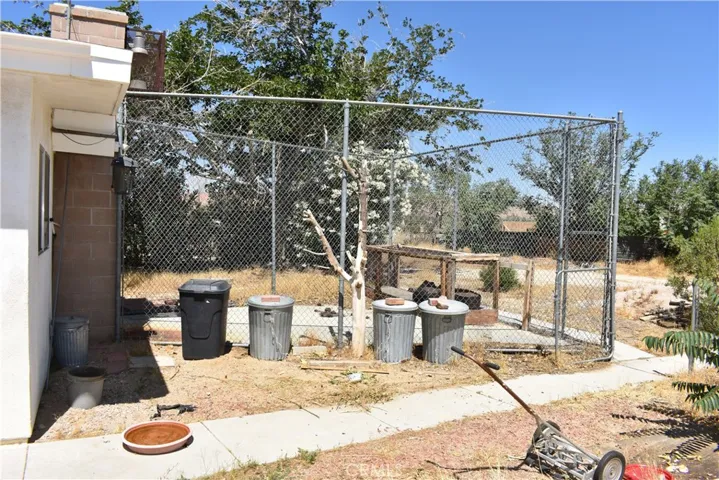 6293 Backus Road, Mojave, California 93501