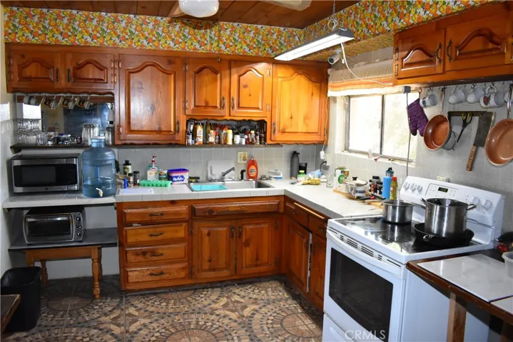 6293 Backus Road, Mojave, California 93501