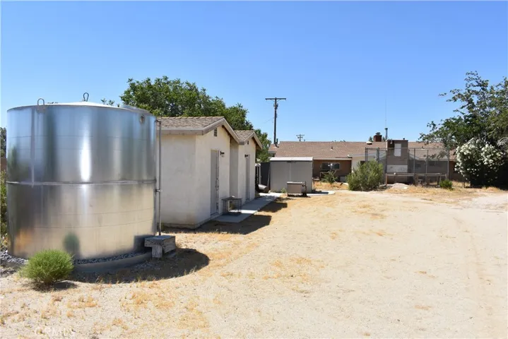 6293 Backus Road, Mojave, California 93501