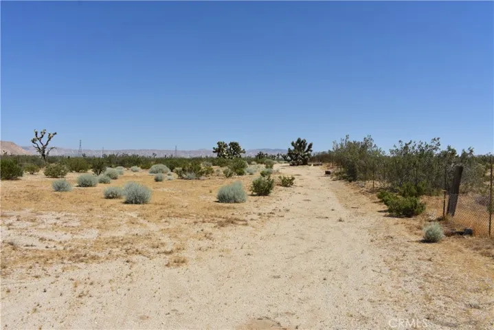 6293 Backus Road, Mojave, California 93501