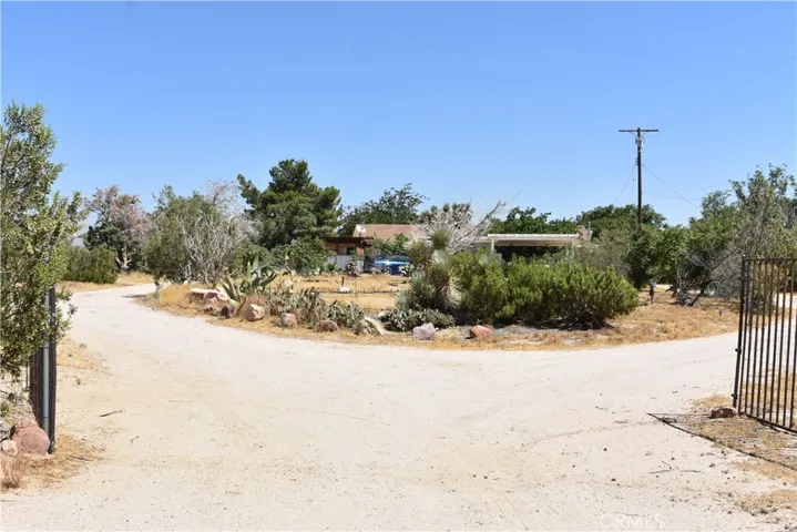6293 Backus Road, Mojave, California 93501