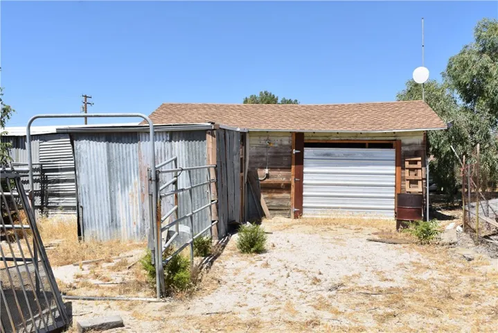 6293 Backus Road, Mojave, California 93501