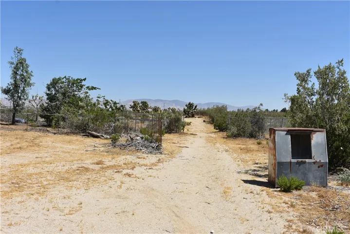 6293 Backus Road, Mojave, California 93501