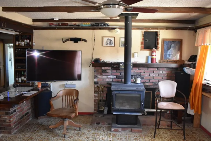 6293 Backus Road, Mojave, California 93501
