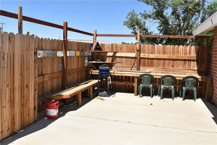 6293 Backus Road, Mojave, California 93501